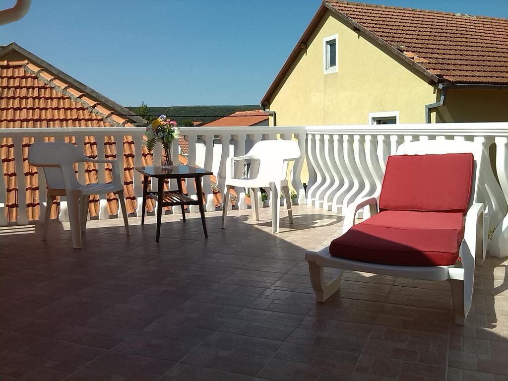 Apartments Batarilo Gornji Karin Rom bilde